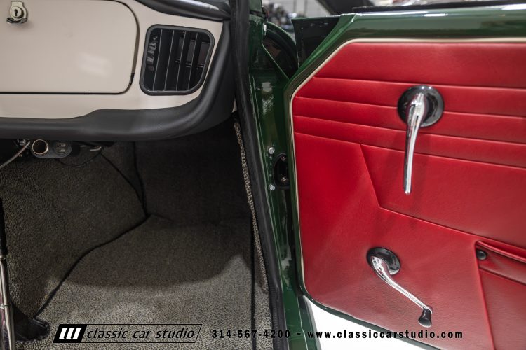 62_Triumph_TR-4_2288-117