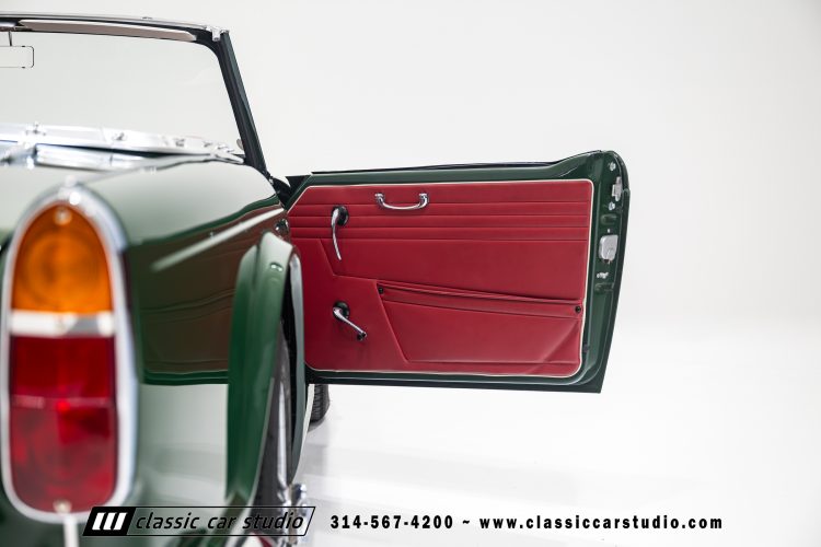62_Triumph_TR-4_2288-122