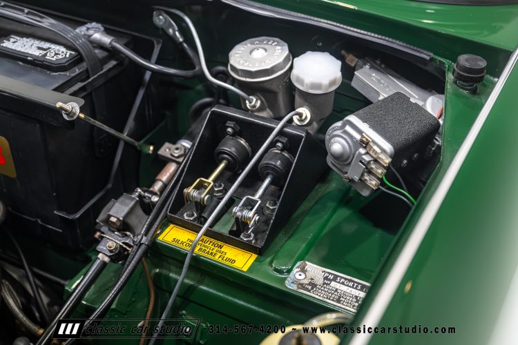 62_Triumph_TR-4_2288-129