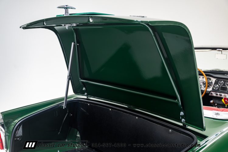 62_Triumph_TR-4_2288-144