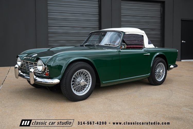 62_Triumph_TR-4_2288-173