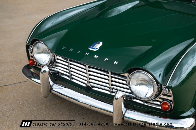 62_Triumph_TR-4_2288-175