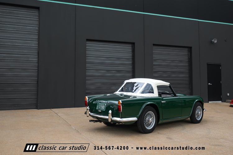 62_Triumph_TR-4_2288-181