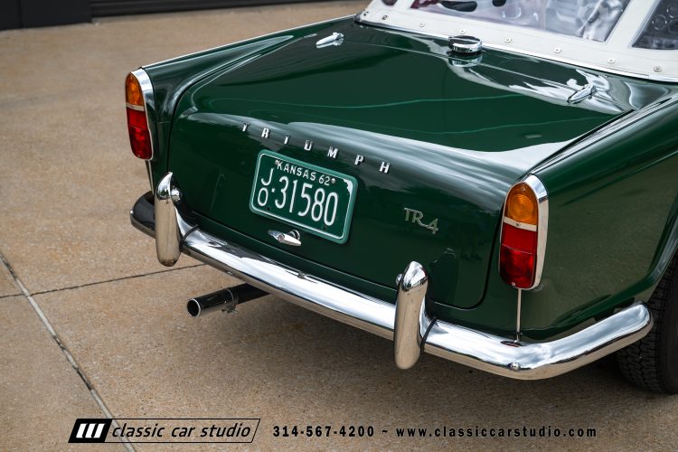 62_Triumph_TR-4_2288-184