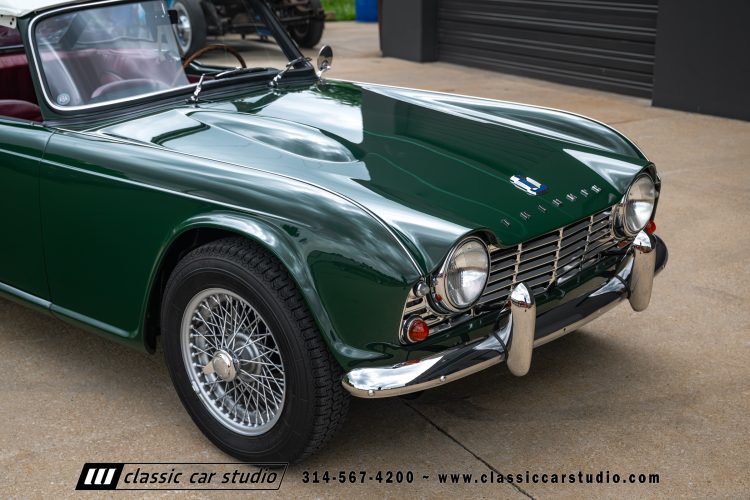 62_Triumph_TR-4_2288-186