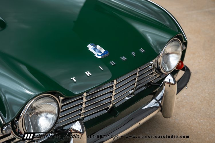 62_Triumph_TR-4_2288-187