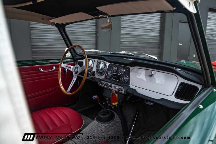 62_Triumph_TR-4_2288-188