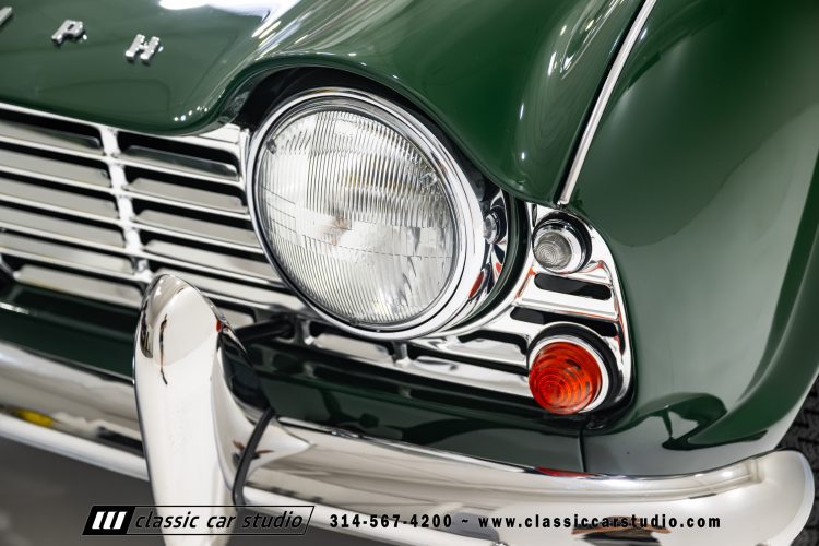 62_Triumph_TR-4_2288-25