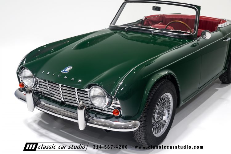 62_Triumph_TR-4_2288-27