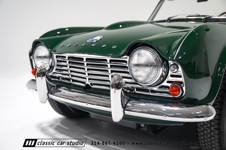 62_Triumph_TR-4_2288-28
