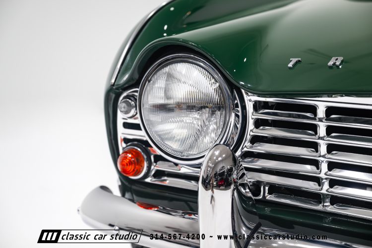 62_Triumph_TR-4_2288-30