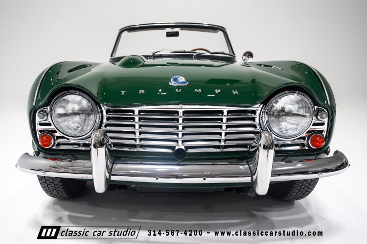 62_Triumph_TR-4_2288-31