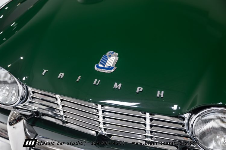 62_Triumph_TR-4_2288-35