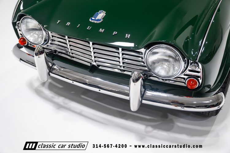 62_Triumph_TR-4_2288-36