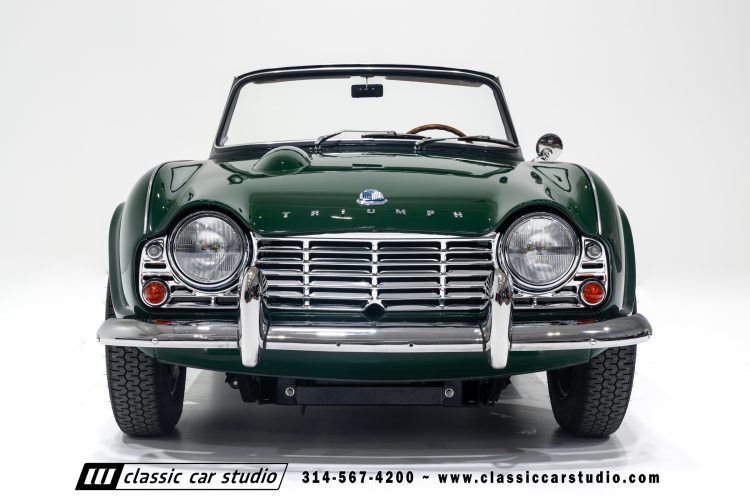62_Triumph_TR-4_2288-4