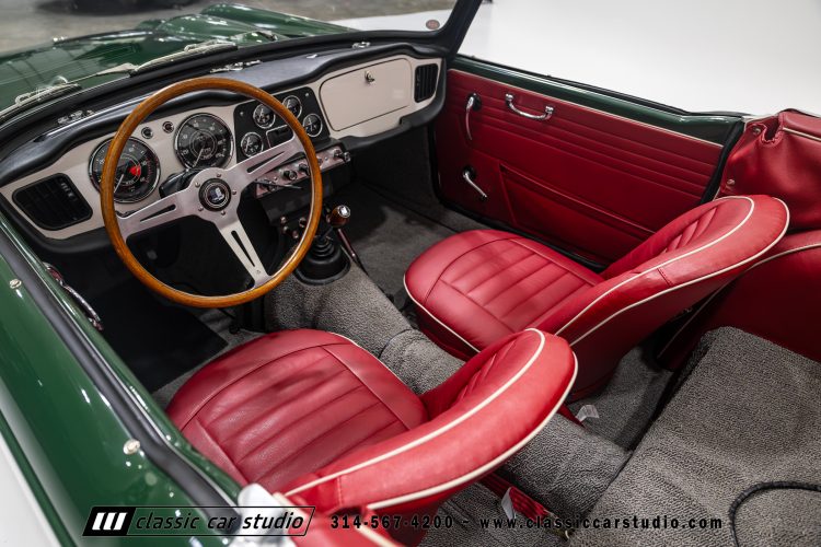 62_Triumph_TR-4_2288-44