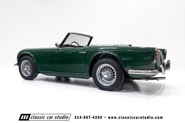 62_Triumph_TR-4_2288-49
