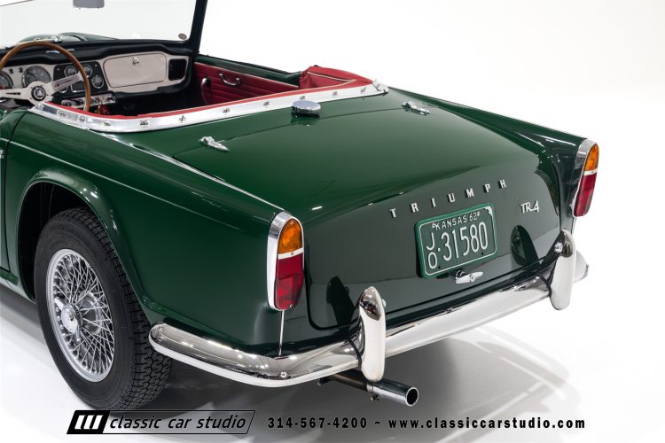 62_Triumph_TR-4_2288-51