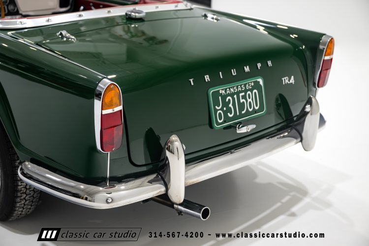 62_Triumph_TR-4_2288-52