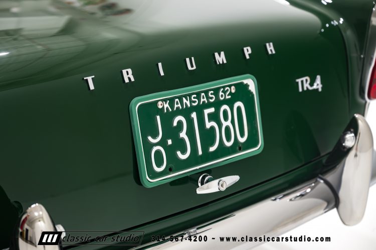 62_Triumph_TR-4_2288-54