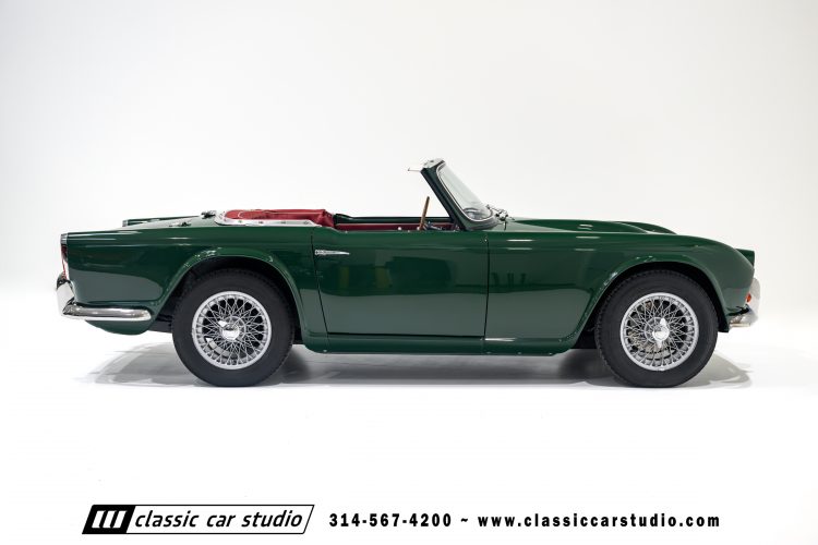 62_Triumph_TR-4_2288-73