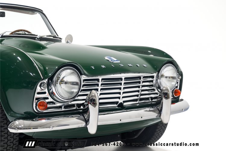 62_Triumph_TR-4_2288-81