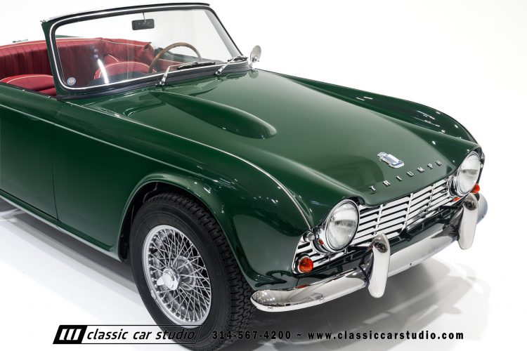 62_Triumph_TR-4_2288-84