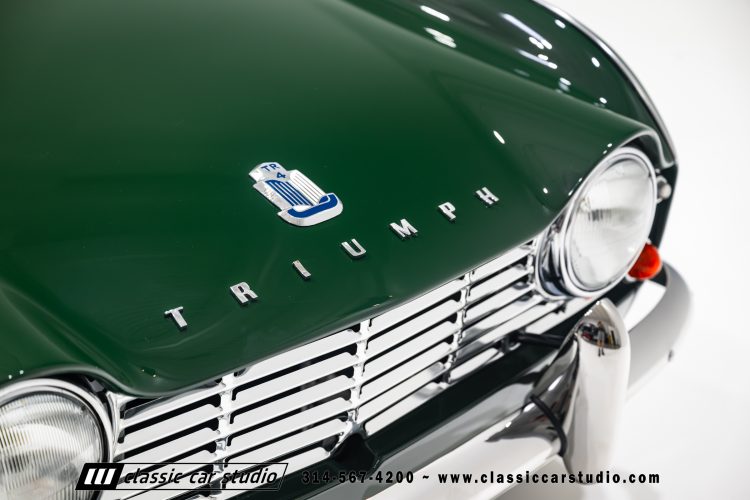62_Triumph_TR-4_2288-85