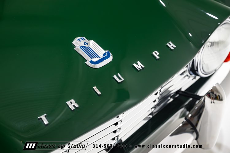 62_Triumph_TR-4_2288-86