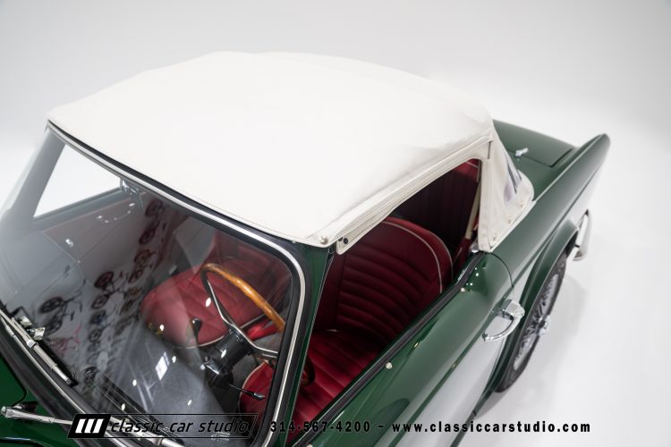 62_Triumph_TR-4_2288-9