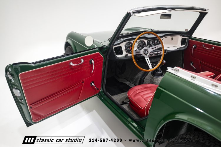 62_Triumph_TR-4_2288-91