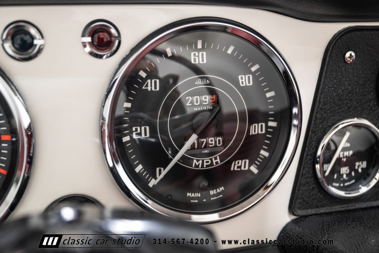 62_Triumph_TR-4_2288-97