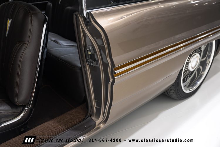 61_Pontiac_Bonneville_2293-100