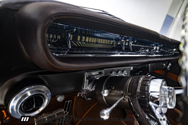 61_Pontiac_Bonneville_2293-103