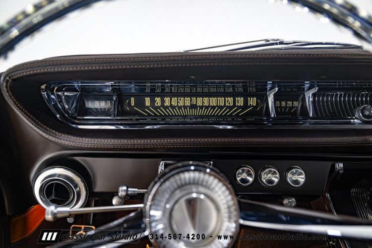 61_Pontiac_Bonneville_2293-105