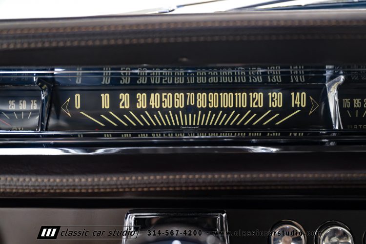 61_Pontiac_Bonneville_2293-107
