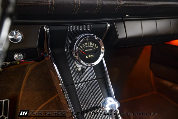 61_Pontiac_Bonneville_2293-112