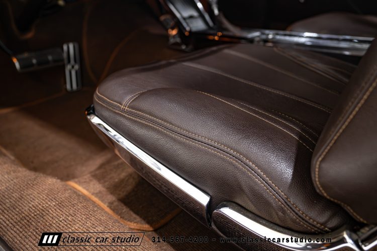 61_Pontiac_Bonneville_2293-116