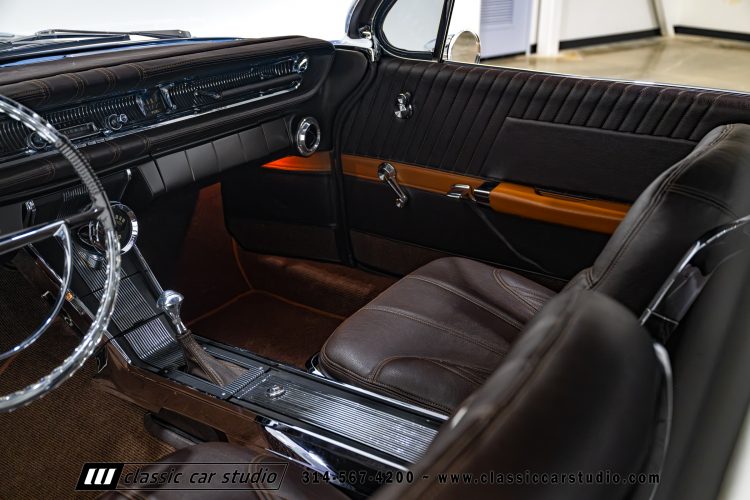 61_Pontiac_Bonneville_2293-118