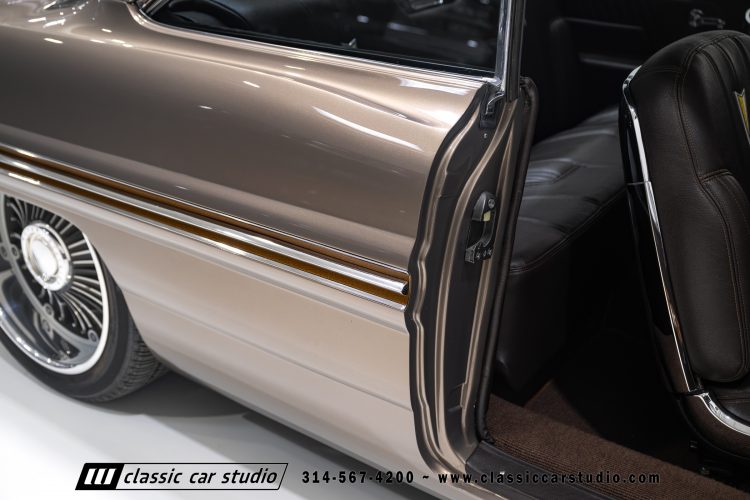 61_Pontiac_Bonneville_2293-129