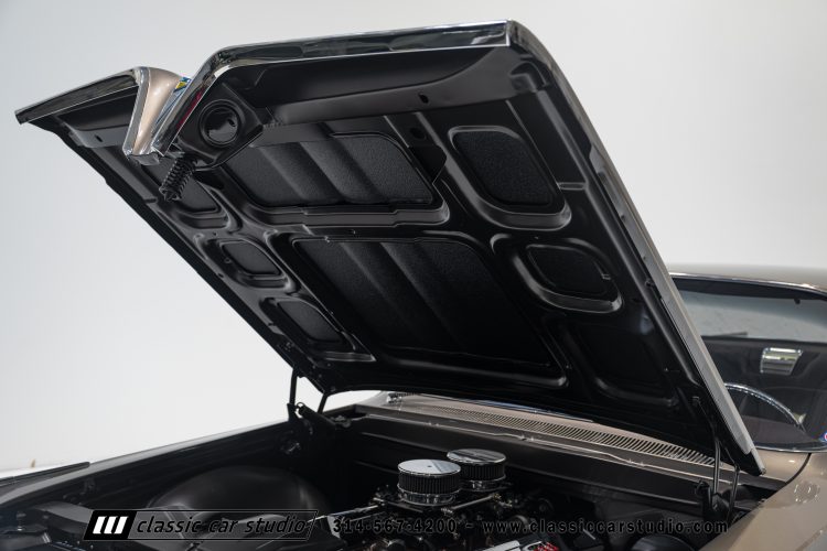 61_Pontiac_Bonneville_2293-136
