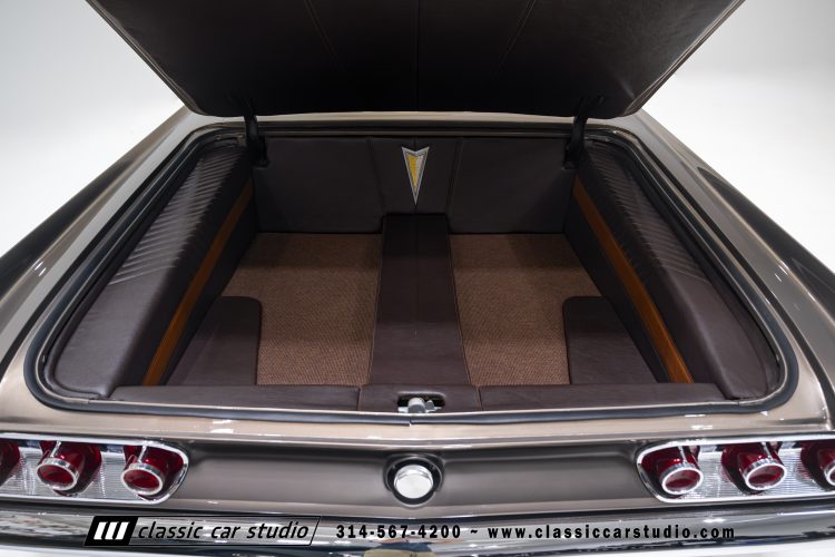 61_Pontiac_Bonneville_2293-165