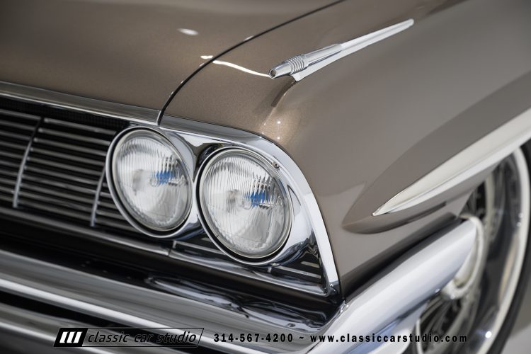 61_Pontiac_Bonneville_2293-3