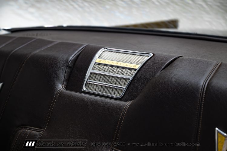 61_Pontiac_Bonneville_2293-36