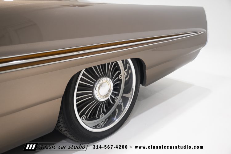 61_Pontiac_Bonneville_2293-39