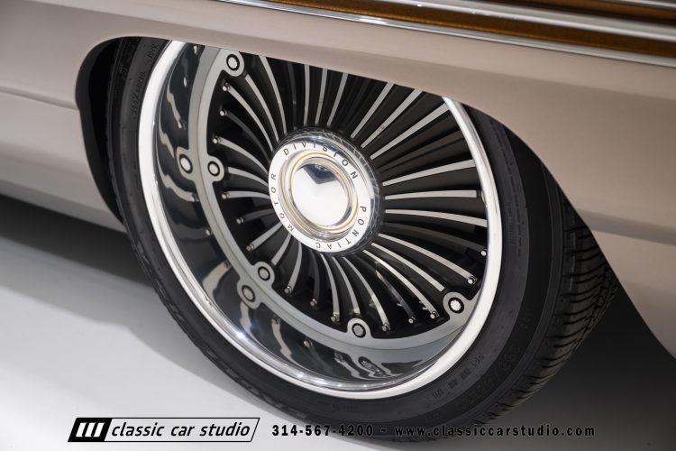 61_Pontiac_Bonneville_2293-42