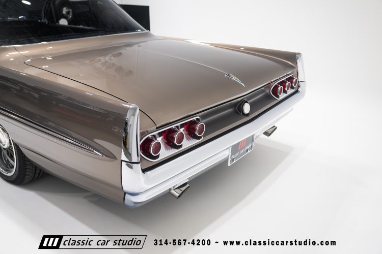 61_Pontiac_Bonneville_2293-46
