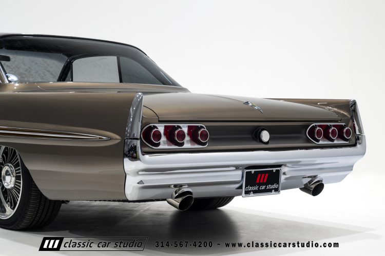61_Pontiac_Bonneville_2293-48