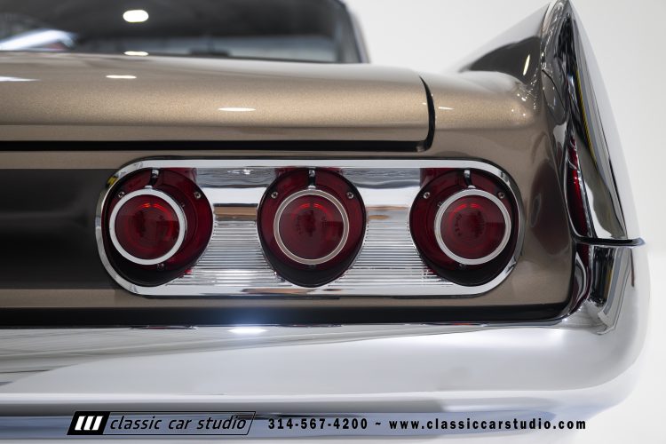 61_Pontiac_Bonneville_2293-58