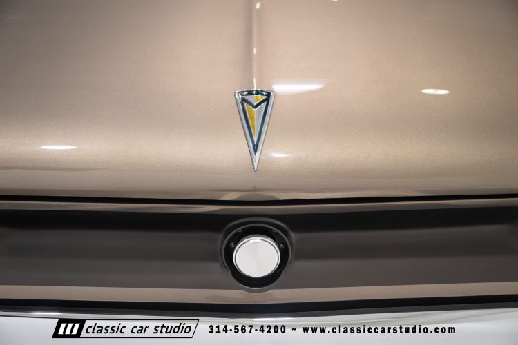 61_Pontiac_Bonneville_2293-60